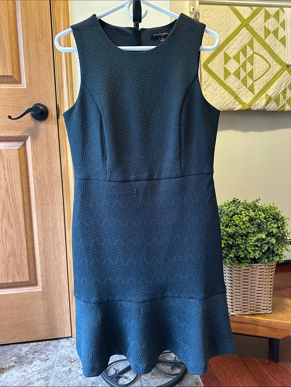 Banana Republic Black Blue Heather Textured Sleeveless Fit & Flare Dress size 8